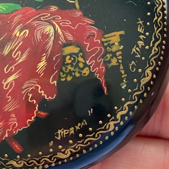 Vintage Russian Lacquer Trinket Box Hand Painted Artist Signed - Picture 7 of 14